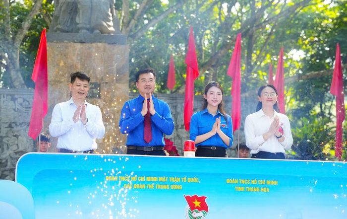 Lễ ra quân Chiến dịch Thanh niên tình nguyện Hè 2026 diễn ra ở xã Ngọc Trạo, Thanh Hóa, sáng 1/6.