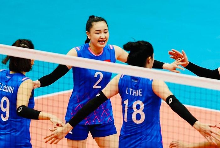  Kim Thanh (2) là mẫu cầu thủ đang năng thi đấu hiệu quả trên sân. Ảnh: DŨNG PHƯƠNG 