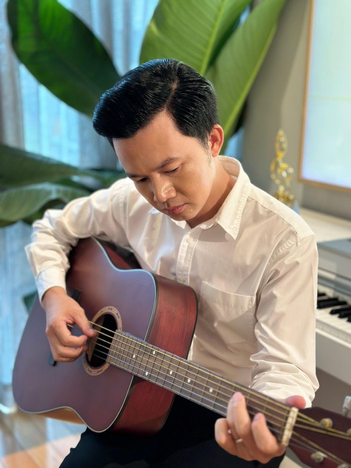  Nhạc sĩ Nguyễn Bá Hùng 