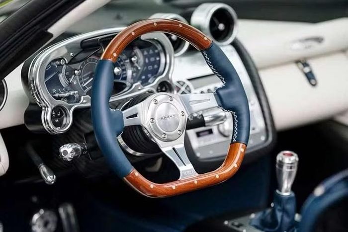 Chiếc xe đã đổi chủ vào năm ngoái và nhanh chóng được gửi về nhà máy Pagani để thực hiện cuộc 'lột xác' tiếp theo. Quá trình chế tác vừa mới hoàn tất, xe đã được đặt cái tên mới "Cervino". Dù ngôn ngữ thiết kế không còn cực đoan như trước, nhưng phiên bản này mang đến phong cách thời thượng và thanh lịch.