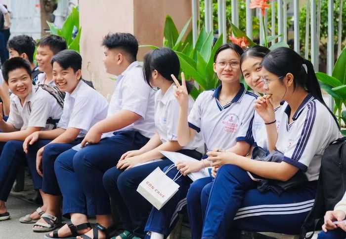 Thí sinh tại điểm thi Trường THCS Hà Huy Tập tự tin bước vào kỳ thi lớp 10.