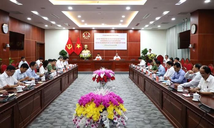 Quang cảnh buổi làm việc.