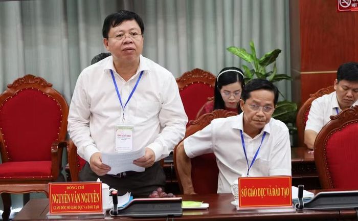Ông Nguyễn Văn Nguyên, Giám đốc Sở GD&amp;ĐT tỉnh Cà Mau phát biểu tại buổi làm việc.