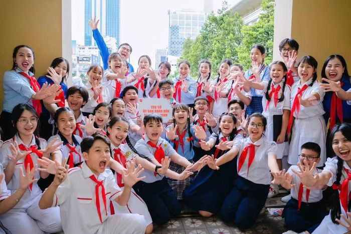 Thiếu nhi TPHCM tại hoạt động “Em yêu Thành phố của em”.
