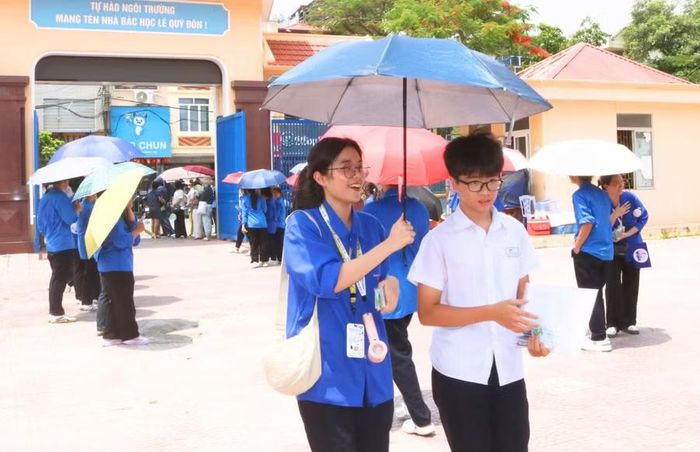 Theo đánh giá của nhiều thí sinh, đề thi năm nay bám sát chương trình học.