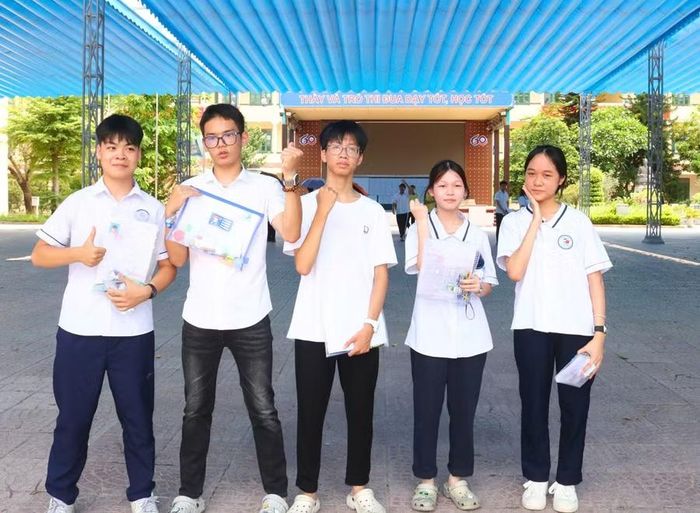 Thí sinh tại Hội đồng thi THPT Lê Quý Đôn quyết tâm đạt điểm cao trong kỳ thi.