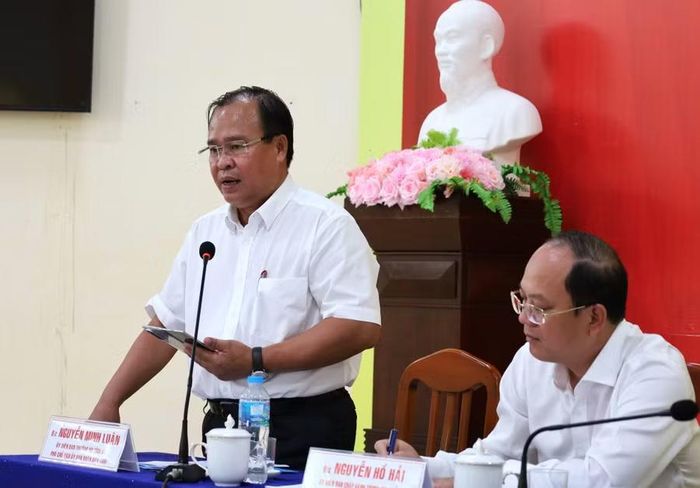 Ông Nguyễn Minh Luân, Phó Chủ tịch UBND tỉnh Cà Mau phát biểu ý kiến.