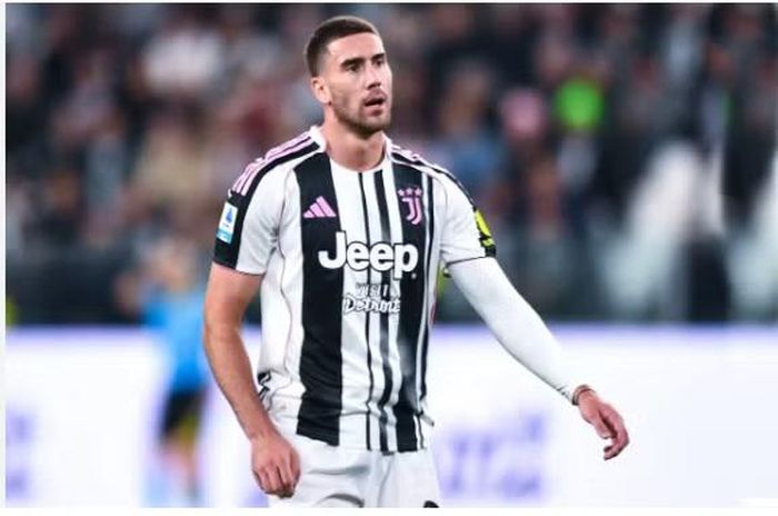 Lúc này, Bayern Munich cũng đang có ý định chiêu mộ Dusan Vlahovic khi biết cầu thủ này sắp hết hợp đồng với Juventus.