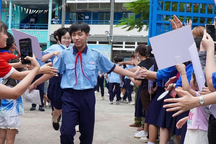 Thí sinh có vốn sống phong phú, biết quan sát cuộc sống, có khả năng cảm nhận và thể hiện quan điểm cá nhân có nhiều lợi thế trong việc xử lý các câu hỏi vận dụng và nghị luận.