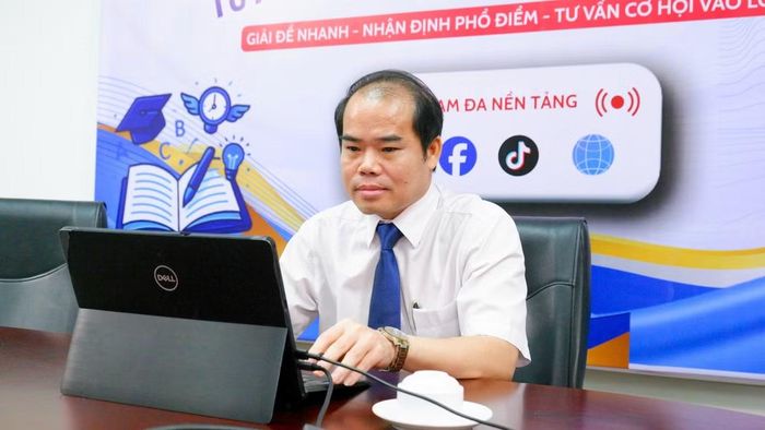 Thầy Cường khẳng định đề thi năm nay bám sát định hướng ôn tập, cấu trúc và yêu cầu đánh giá năng lực theo đề tham khảo đã được Sở Giáo dục và Đào tạo TPHCM công bố.