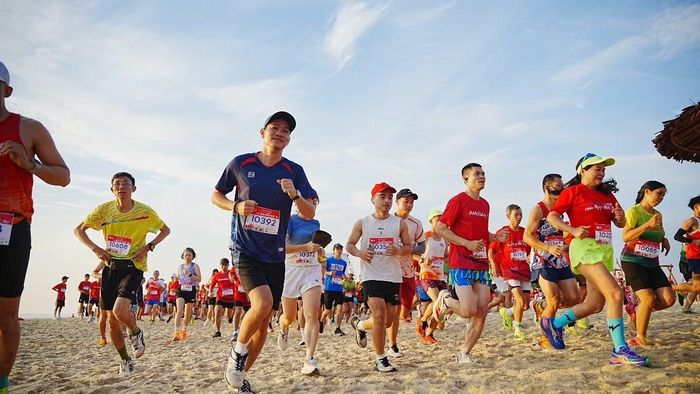 Những bước chạy nối dài bên biển không chỉ mang đến trải nghiệm vận động giàu cảm hứng, mà còn góp phần lan tỏa hình ảnh về một lối sống năng động, cân bằng và tích cực hơn mỗi ngày.