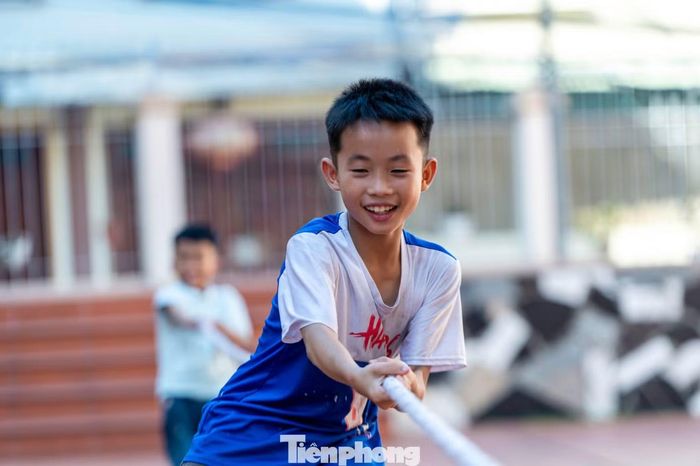 Nụ cười rạng rỡ của các em nhỏ trong trung tâm trong ngày Tết thiếu nhi 1/6.