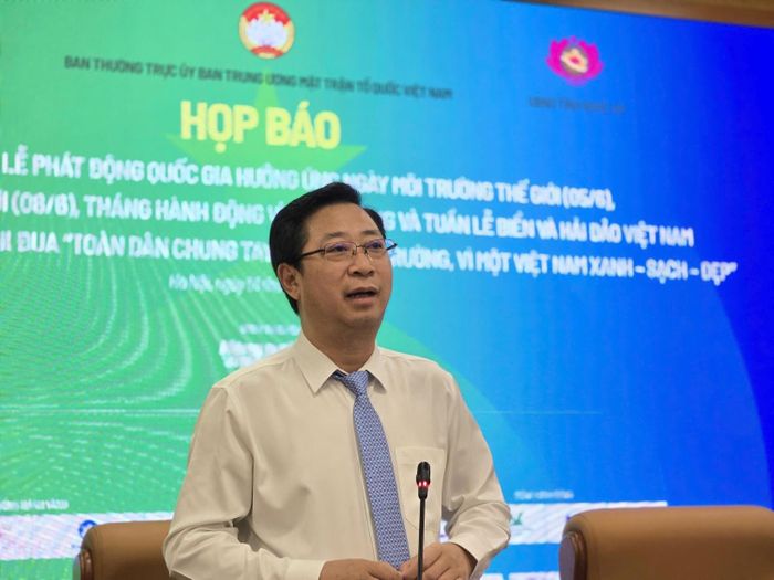  Theo ông Cao Xuân Thạo, bảo vệ môi trường là nhiệm vụ không thể chỉ dựa vào cơ quan quản lý nhà nước mà cần sự tham gia của toàn xã hội, từ các cấp chính quyền, tổ chức chính trị - xã hội, doanh nghiệp đến từng người dân. 