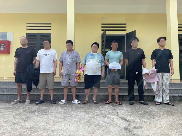 Xử lý hình sự về hành vi “tổ chức cho người khác xuất cảnh trái phép”.