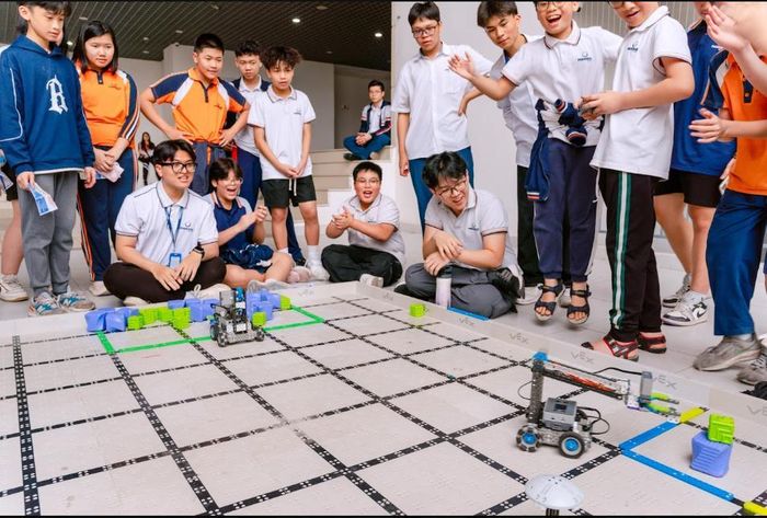 Một buổi học thực hành công nghệ tại Phenikaa School. Nguồn: Phenikaa School