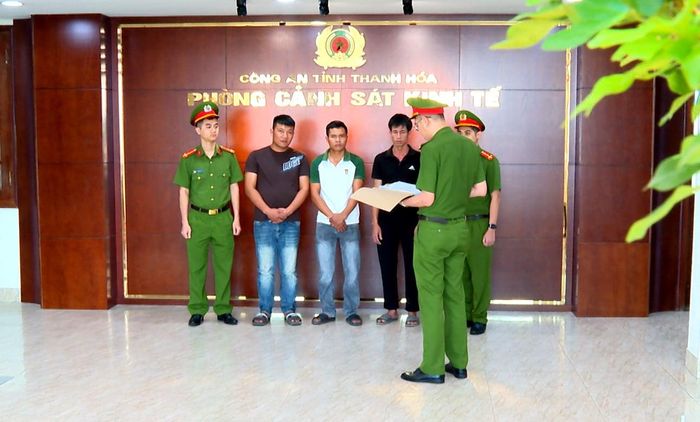 Các đối tượng giết mổ, buôn bán lợn nhiễm dịch tả châu Phi bị Công an Thanh Hóa khởi tố. Ảnh: CATH