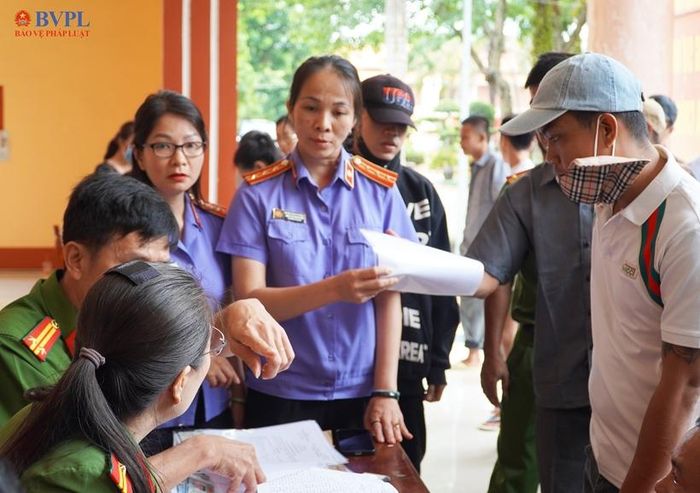 Kiểm sát viên kiểm sát công tác đặc xá năm 2026 tại Trại giam Xuân Lộc.