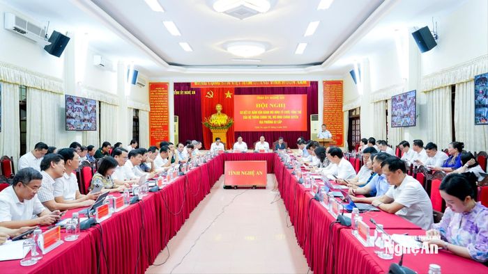 Hội nghị sơ kết 1 năm vận hành mô hình tổ chức tổng thể của hệ thống chính trị, chính quyền địa phương 2 cấp trên địa bàn tỉnh Nghệ An. Ảnh: Phạm Bằng