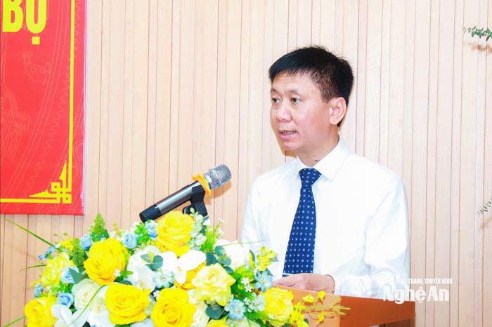 Đồng chí Trịnh Xuân Nam phát biểu nhận nhiệm vụ Bí thư Đảng ủy, Giám đốc Bệnh viện Đa khoa thành phố Vinh. Ảnh: Thành Duy