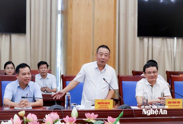 Đồng chí Nguyễn Văn Đệ - Phó Chủ tịch UBND tỉnh phát biểu tại buổi làm việc. Ảnh: Trần Lịch