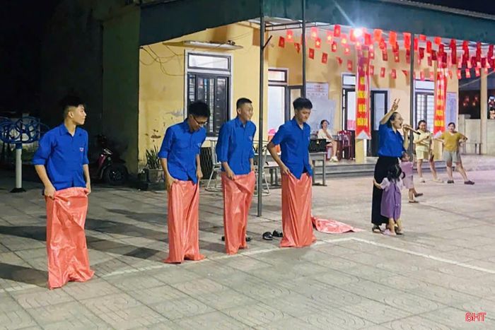 Các cấp bộ Đoàn, Đội trên toàn tỉnh đã triển khai gần 200 hoạt động hưởng ứng Ngày Quốc tế thiếu nhi 1/6 và Tháng hành động vì trẻ em năm 2026. Nhiều chương trình như “Lễ vào hè”, “Vui Tết thiếu nhi 1/6”, sinh hoạt hè, giao lưu văn nghệ… được tổ chức sôi nổi, thu hút đông đảo thiếu nhi tham gia.