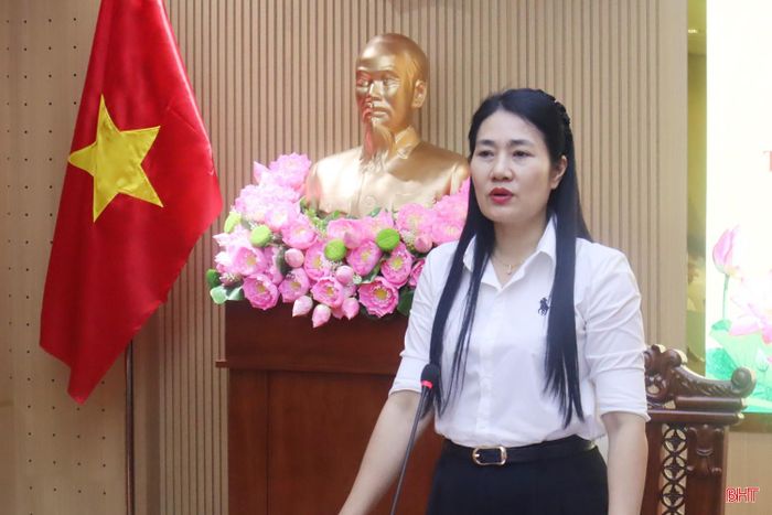 Đồng chí Nguyễn Thị Việt Hà – Phó Bí thư Đảng ủy, Phó Chủ tịch HĐND tỉnh trao đổi một số nội dung liên quan đến công tác chuẩn bị kỳ họp thường lệ giữa năm 2026 của HĐND tỉnh.