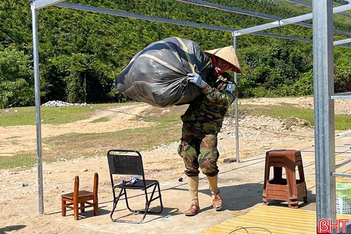 Chính quyền xã Sơn Kim 2 yêu cầu cá nhân vi phạm tự tháo dỡ, trả lại mặt bằng vào ngày 2/6/2026.