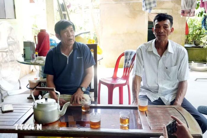 Cuộc sống, sinh hoạt hàng ngày của người dân Quảng Trị bị đảo lộn khi nhiệt độ duy trì ở mức cao từ sáng đến tối. (Ảnh: Tá Chuyên/TTXVN)