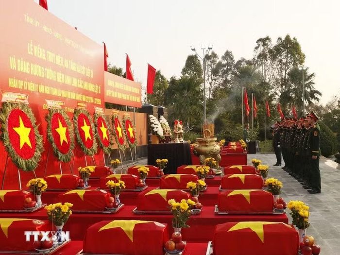 Hài cốt liệt sỹ hy sinh được quy tập (Ảnh minh họa: TTXVN)