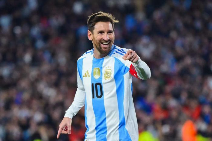 Lionel Messi của Argentina ăn mừng sau khi ghi bàn thắng thứ ba cho đội tuyển trong trận đấu vòng loại World Cup 2026 khu vực Nam Mỹ giữa Argentina và Venezuela tại sân vận động Estadio Más Monumental Antonio Vespucio Liberti ở Buenos Aires, Argentina. Ảnh: Getty Images