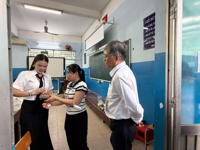 Các điểm thi tại TP Hồ Chí Minh tăng cường phương án hỗ trợ thí sinh có hoàn cảnh đặc biệt để đảm bảo quyền lợi dự thi.