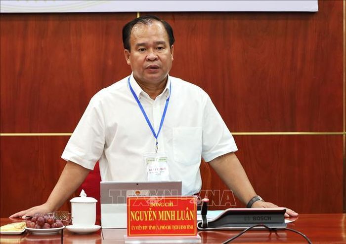 Phó Chủ tịch UBND tỉnh Cà Mau Nguyễn Minh Luân phát biểu tại buổi làm việc.