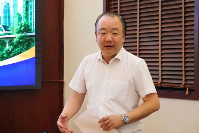 Ông Trần Hữu Linh, Cục trưởng Cục Quản lý và Phát triển thị trường trong nước, Trưởng Ban Tổ chức Cuộc thi phát biểu.