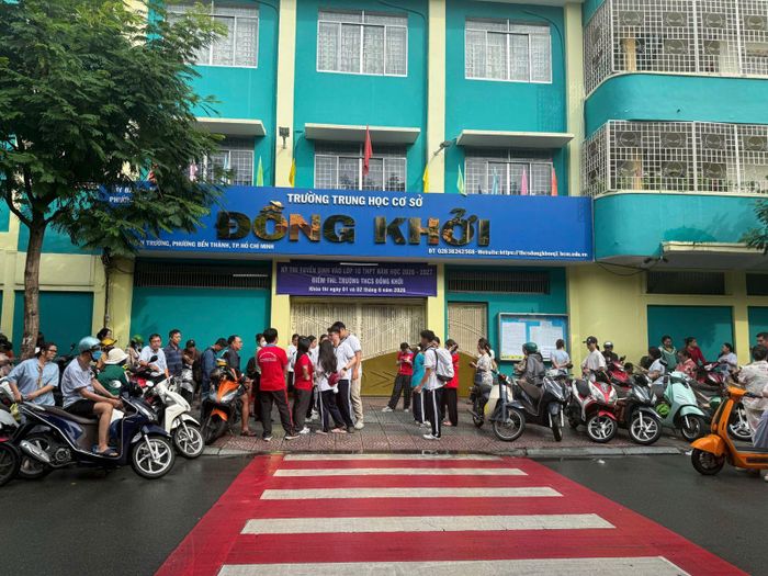 Công tác đảm bảo an toàn cho kỳ thi được thực hiện nghiêm tại các điểm thi trên địa bàn TP Hồ Chí Minh.