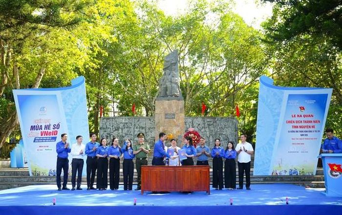 Lễ ký kết nghĩa giữa Đoàn TNCS Hồ Chí Minh tỉnh Thanh Hóa và Đoàn TNCS Hồ Chí Minh Mặt trận Tổ quốc, các đoàn thể Trung ương.