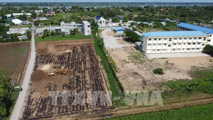 Dự án trường Phổ thông nội trú Tiểu học - THCS Thường Phước (xã Thường Phước) đã hoàn thành công tác giải phóng mặt bằng. Ảnh: Nhựt An - TTXVN