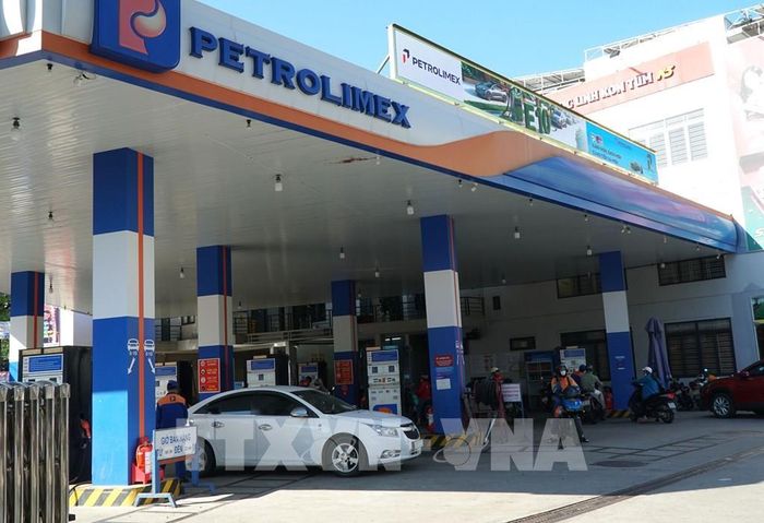 Cửa hàng xăng dầu Petrolimex số 08 (phường Hải Châu, thành phố Đà Nẵng). Ảnh: Quốc Dũng - TTXVN