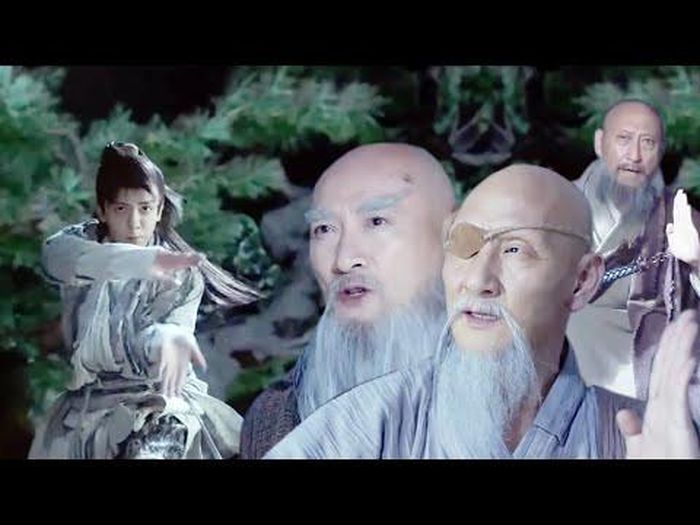 Lần đầu xông vào Kim Cương Phục Ma Khuyên, Trương Vô Kỵ lựa chọn đơn thương độc mã. 