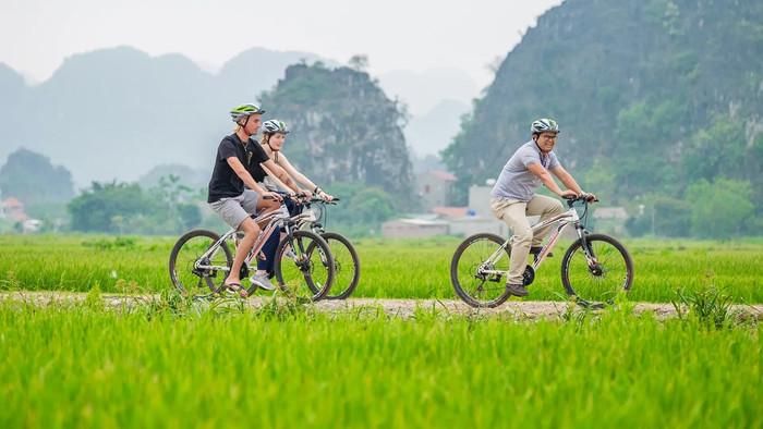 Không ít người thích thú vô cùng với trải nghiệm đạp xe qua những làng quê ở Ninh Bình. 