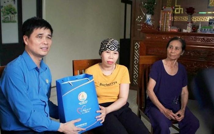 Lãnh đạo Tổng Liên đoàn Lao động Việt Nam thăm hỏi, động viên công nhân lao động