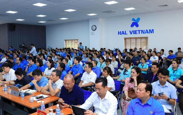 Công nhân lao động Thủ đô tại Hội nghị "Chủ tịch UBND thành phố Hà Nội gặp gỡ, đối thoại với công nhân lao động Thủ đô năm 2026". (Ảnh: Lê Hải)