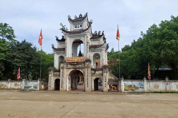 Đền Nưa - Am Tiêm lưu giữ huyền tích Bà Triệu giữa non thiêng núi Nưa.