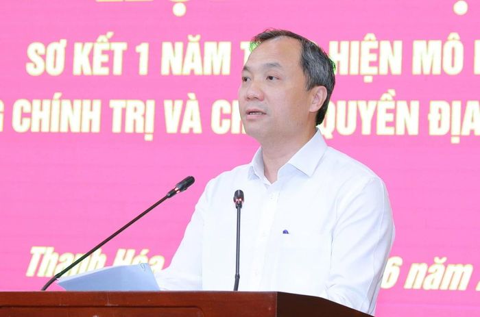Đồng chí Hoàng Trung Dũng, Ủy viên Trung ương Đảng, Phó Trưởng Ban Thường trực Ban Tổ chức Trung ương phát biểu tại hội nghị.