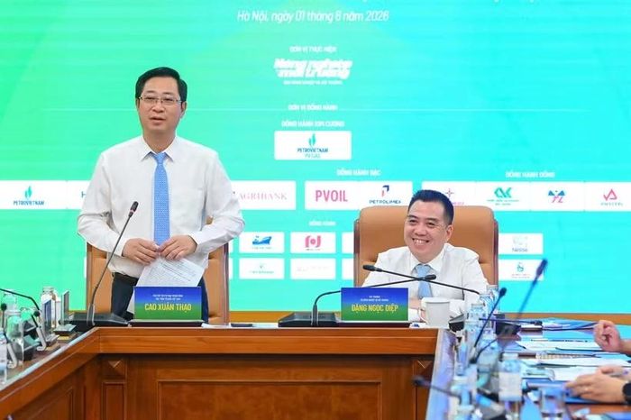 Ông Cao Xuân Thạo - Phó Chủ tịch Ủy ban Trung ương Mặt trận Tổ quốc Việt Nam thông tin với báo chí.