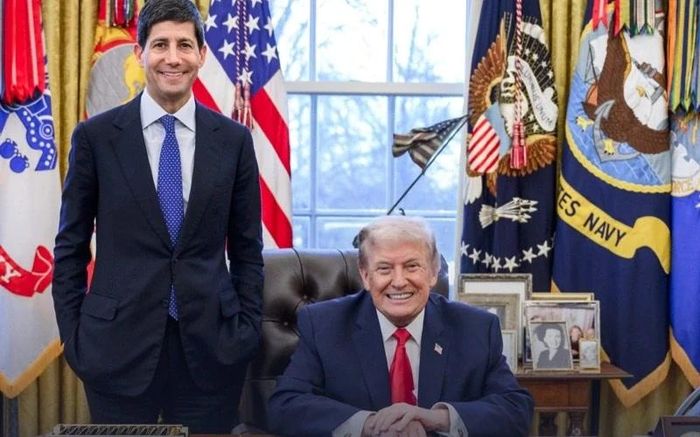 Tổng thống Trump đã hoan nghênh việc ông Kevin Warsh tiếp quản Fed sau một quá trình phê chuẩn kéo dài và gây chia rẽ tại Thượng viện. Ảnh: Reuters.
