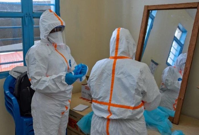 Giới chức y tế đang điều tra các trường hợp nghi nhiễm Ebola tại Brazil và Italy có liên quan đến việc di chuyển tới các quốc gia đang bị ảnh hưởng bởi dịch bệnh. Ảnh: elarsenal.net.