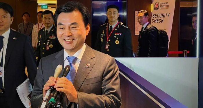 Bộ trưởng Quốc phòng Hàn Quốc Ahn Gyu-back trong cuộc họp báo bên lề Đối thoại Shangri-La ngày 31 tháng 5 năm 2026. Ảnh: NK News