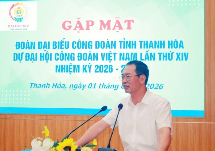 Đồng chí Trịnh Tuấn Sinh, Phó Bí thư Tỉnh ủy, Chủ tịch Ủy ban MTTQ tỉnh phát biểu tại buổi gặp mặt.