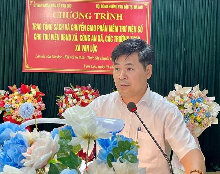 Bí thư Đảng ủy, Chủ tịch HĐND xã Vạn Lộc Trương Văn Thuấn phát biểu cảm ơn các nhà tài trợ.