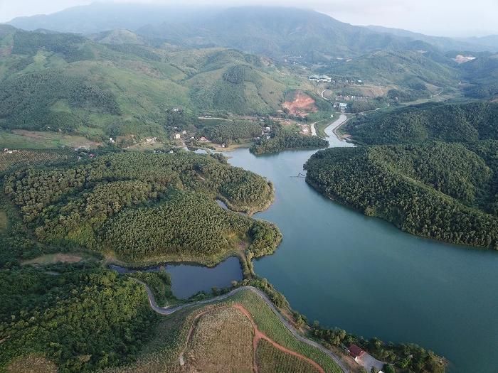 Một góc hồ Đầm Bài. (Ảnh: Znews).